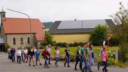 Bild: fvo
Die Spielberger Wallfahrer beim Start der Wallfahrt zum Fahrenberg.