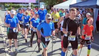 Bild: op
Bei sonnigem Wetter entschieden sich 175 Läufer beim Weidenberger Nordic-Walking-Event mitzumachen.