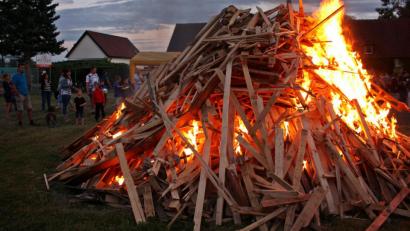 Bild: R. Kreuzer
Das Ulrichsfeuer lodert in den Himmel.
