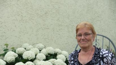 Bild: gm
Jubilarin Theresia Falk, die ihren 75. Geburtstag gefeiert hat, liebt ihren Garten und natürlich die Blumen darin.