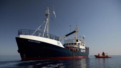 Bild: Fabian Heinz
Das Rettungsschiff „Alan Kurdi“ hat weitere 44 Migranten aus dem Mittelmeer gerettet. Foto: Fabian Heinz/Sea-Eye