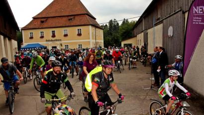 Bild: R. Kreuzer
In Rupprechtsreuth startet die 216 Teilnehmer zur NEW-Radltour.