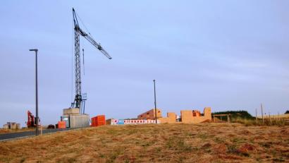 Bild: sm
Im Baugebiet „Dötsch – Am Bühl“ wird fleißig gebaut. Von den insgesamt 23 Parzellen sind bereits 19 verkauft. Es stehen also nur noch 4 Bauplätze zur Verfügung.