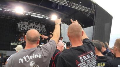 Bild: Unger, Heike
Die Party hat begonnen: Seit Donnerstag feiern die ersten G.O.N.D.-Fans auf dem Festival-Gelände in Kreuth. Am Freitag und Samstag werden sicher noch einige hinzukommen, die Veranstalter rechnen mit 8000 Besuchern.