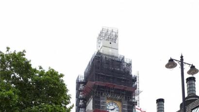 Bild: pz
Zur Generalsanierung des Elizabeth-Towers gehört auch die Restaurierung der Zifferblätter aus Glas. Die mundgeblasenen Scheiben dafür hat die Glashütte Lamberts in Waldsassen geliefert.