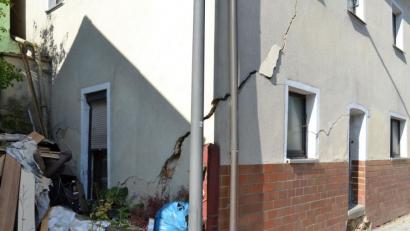 Bild: ll
Der immer größer werdende Riss an der Fassade hat jetzt zu gravierenden Konsequenzen geführt.