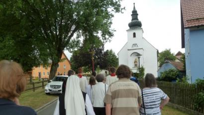 Bild: wrt
Viele Gläubige pilgern zu dem kleinen Gleisenthaler-Kirchlein, um den Gottesdienst unter freiem Himmel zu feiern.