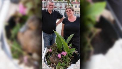 Bild: tr
Günter und Halka Hühn mit ihrem tierischen Pensionsgast.