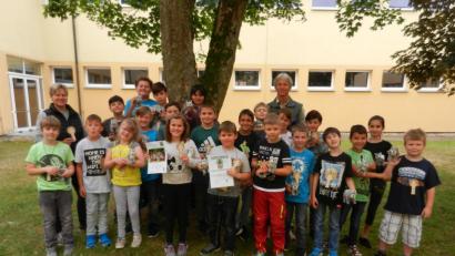 Bild: nn
Die 3. Klasse der Grundschule Pressath freut sich über ihre Auszeichnung.