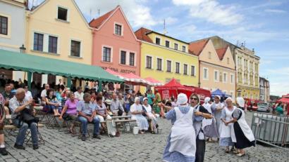 Archivbild: exb/Josef Götz
Beim Anna-Fest in der Nabburger Partnerstadt sind die „Waschweiber“ gern gesehene Gäste.