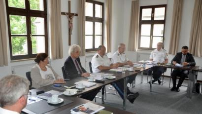 Bild: Benkhardt
Beim Sicherheitsgipfel diskutierten Vertreter der Polizei mit denen des Landratsamtes die Situation im Landkreis Tirschenreuth.