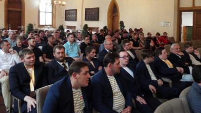 Bild: e
Viele Besucher und Gäste waren zum Ehrenabend in den Rathaussaal gekommen. Ganz vorne sind die Lebenshilfe-Basketballer zu sehen.