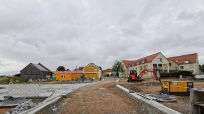 Bild: gz
Die Straße soll voraussichtlich um den 18. Juli mit der ersten Tragschicht versehen werden.