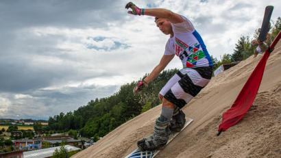Bild: chl
Johannes Pfab gewinnt den diesjährigen Parallelslalom beim Sandspirit