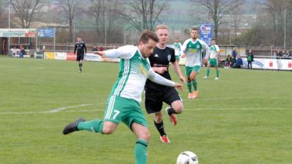 Bild: gb
Kreisliga statt Landesliga: Matthias Männl wechselte vom SV Mitterteich zur SpVgg Wiesau: Dort erwartet ihn mit Trainer Christian Zettl ein ehemaliger Mitterteicher Teamkollege.