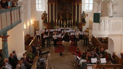 Bild: sne
Über 60 Künstler zeigen bei der Sommerserenade in der Dreieinigkeitskirche ihr Können.