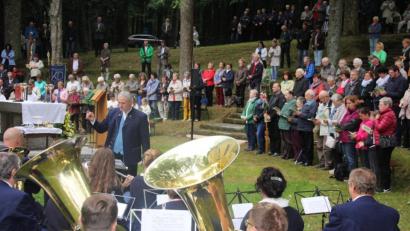 Bild: kro
Die "Grenzlandbuam" Bärnau intonierten beim Wallfahrtsgottesdienst an der Steinbergkirche die Hadyn-Messe.