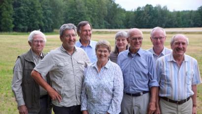 Bild: bkr
Der alte und neue Vorstand: (von links) Professor Dr. Werner Schuler (Niedermurbach), Norbert Dirscherl (Wenzenbach-Grünthal), Robert Herles (Nabburg), Cäcilia Meier-Kastl (Mantel), Maria Schnitzler-Fehd (Ensdorf), Peter Hausbeck (Tirschenreuth), Bernhard Frank (Amberg) und Konrad Bierlmeier (Falkenstein).