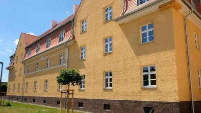 Bild: Susanne Schwab, Stadt Amberg
In diesem Gebäude an der Leopoldstraße hat die Stadtbau die ehemaligen Offizierswohnungen renoviert.