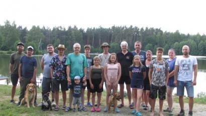 Bild: exb
Viel Spaß haben die Jungangler im Zeltlager am Otterweiher.