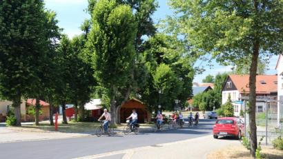 Bild: rpp
Nach einer Radtour durch die Kulmstadt über Mockersdorf und Wolframshof treffen die Radler in Kastl an der historischen Ortskirche St. Margaretha ein.