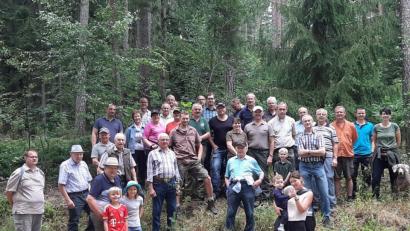Bild: ads
Spannend und informativ war die Waldbegehung im Revier „Schnaittenbach Forst“ für die rund 40 Jagdpächter und Waldbesitzer.