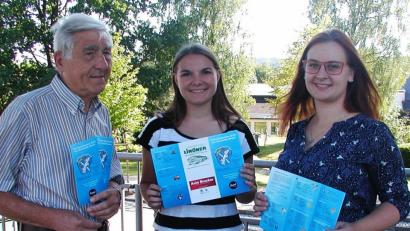 Bild: ld
Herzlich dankte Bürgermeister Ludwig König der Jugendbeauftragten Maria König (rechts) sowie Jugendbürgermeisterin Lilli Glowka, die zusammen mit dem Jugendgemeinderat das Ferienprogramm erstellt haben.
