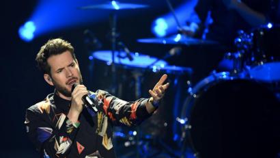 Bild: Britta Pedersen/dpa
Sänger Johannes Strate von der Band "Revolverheld".