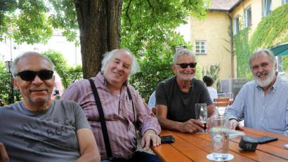 Bild: Wolfgang Steinbacher
Die IG Menschengerechte Stadt freut sich über die Entwicklung beim Forum. Von links: Hans Märten, Stefan Reuther, Vorsitzender Achim Hüttner und Wolfgang Schimmel.