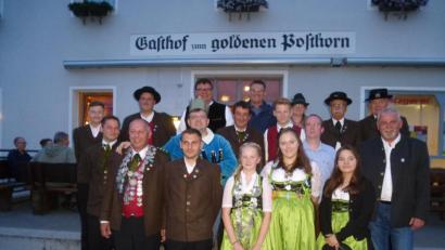 Bild: bk
Die Würdenträger und Ehrengäste der Hubertus-Schützen feiern die Proklamation.