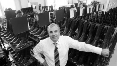 Bild: Stephan Jansen/dpa
Der Geschäftsführer und Inhaber der Schuhfirma Haix (Mainburg, Kreis Kelheim), Ewald Haimerl, ist tot. Wie das Unternehmen mitteilt, starb er völlig überraschend im Alter von 57 Jahren.