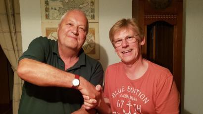 Bild: fdi
"Amtsübergabe" bei der Tischtennis-Abteilung des TSV Waldershof: Manfred Jost (rechts) folgt Peter Wildgans (links) nach.