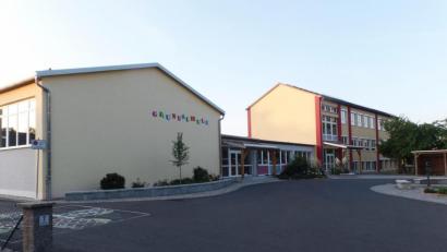 Bild: br
An der Grundschule in Oberbibrach wird die vakante Stelle des Schulleiters neu besetzt. Barbara Beer heißt die künftige Rektorin.