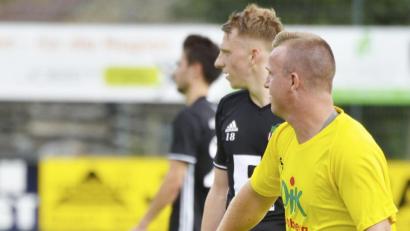 Bild: Hubert Ziegler
Schmerzhafter Start der DJK Ammerthal (links Jan Mazanec) in die Saison: Für das Heimspiel am Sonntag gegen Eltersdorf fallen fünf Spieler wegen Verletzungen aus.