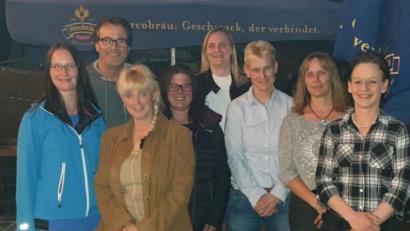 Bild: ohr
Nach der Neuwahl der Vorstandschaft der Reitsportgemeinschaft Stulln tragen folgende Mitglieder Verantwortung (von links): Stefanie Bernklau, Joachim Raaf, Susanne Elarousy, Katrin Pirzer, Ute Scholz, Margit Gerber, Stefanie Spirawski und Daniela Zinnbauer-Heubl.