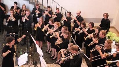 Bild: cog
Mit gespannter Aufmerksamkeit folgen die Bläser ihrer Dirigentin Kerstin Dikhoff