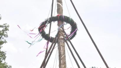 Bild: no
Zum 30-jährigen Jubiläum stellt die Kirwagemeinschaft Ritzenfeld einen prächtig gewachsenen Baum auf.