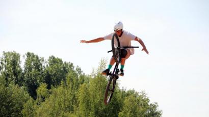 Bild: jma
Ein Biker beim Sprung.