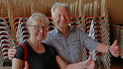 Bild: tr
Marianne Stangl und Manfred Grüßner sind im Übersetzungsmodus.