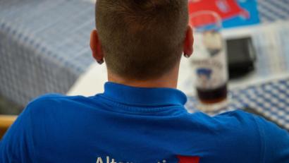 Bild: Lino Mirgeler/dpa
Den Rücken stärken oder in den Rücken fallen. Bei der AfD ist derzeit nicht klar, wie es intern weitergeht.