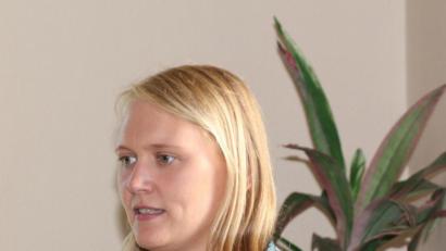 Bild: rpp
Stefanie Baier stellt den Kastler Gemeinderäten das Konzept von " LEBENplus" vor.