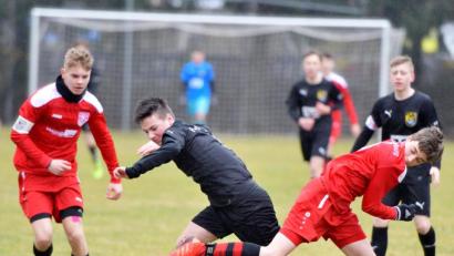 Bild: Hubert Ziegler
Die C-Junioren des FC Amberg (dunkle Trikots) treten in der Anfang September beginnenden Saison in der Bezirksoberliga an.