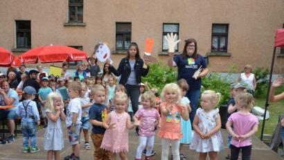 Bild: dob
„Die Krippenkinder mit Berta und den Körperteile-Blues“ sorgten sofort für Stimmung.