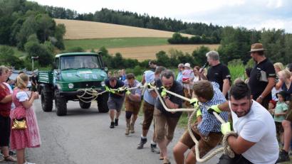 Bild: bnr
Beim "Unimog-Wettziehen" mussten die Stärksten ran.