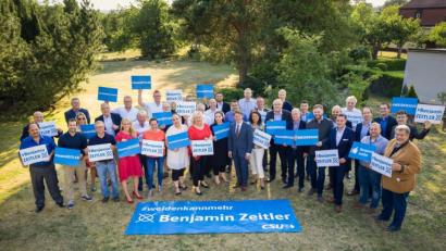 Bild: Kunz
Die Stadtratskandidaten der CSU Weiden präsentieren sich mit ihrem Oberbürgermeisterkandidaten Benjamin Zeitler.