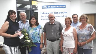 Bild: Hirsch
Bezirksvorsitzende Katja Meidenbauer, der Organiisationsleiter der BLLV-Kinderhilfe, Jochen Vatter, Kreisvorsitzende Maria Karg-Pirzer, Seniorenbetreuer Wolfgang Prasse, Vorstandsmitglied Claudia Schwaiger, Ehrenmitglied Klaus Wendler und Vorstandsmitglied Margit Krämer (von links) organisierten den BLLV-Seniorentag im KMK-Saal der Oberpfalzhalle.