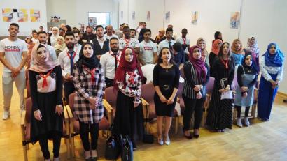 Bild: Bühner
Die Schüler singen auf Arabisch.