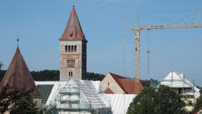 Bild: Wolfgang Steinbacher
Ziemlich trutzig und auch ein bisschen stolz. So präsentiert sich die Kastler Klosterburg.