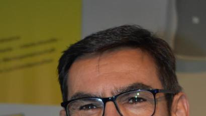 Bild: rgr
Rektor Thomas Schmidt stellt bei der Entlassfeier die neue Hausordnung der Grafenwöhrer Mittelschule vor.