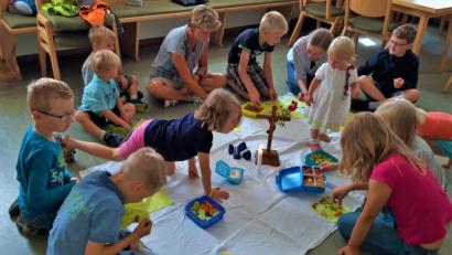 Bild: jml
Mit einem kleinen Fest verabschiedet sich der Kindergottesdienst in die Sommerpause.